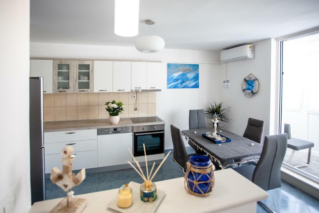 Newly Renovated Apartment "Marin" In The Center! Omiš Exteriér fotografie